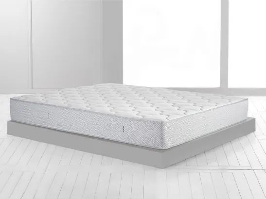 Materasso Leggenda Notte Extra Evo con proprietà antibatteriche naturali, termiche e traspiranti grazie al rivestimento in fibra d’argento di Magniflex
