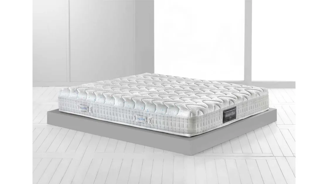 Materasso MagniStretch 10 tecnologico e innovativo con imbottitura in memoform e fibra super soft di Magniflex