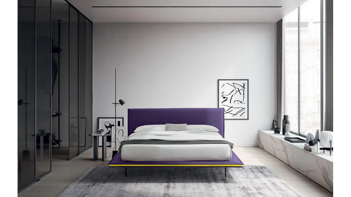 Letto dalla struttura minimal e sottile con testiera Elle di Felis