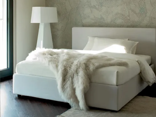 Letto in tessuto imbottito con testiera e box contenitore Joy di Essedue