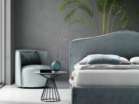 Letto in tessuto imbottito con testiera sagomata Rosa di Le Comfort