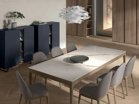 Sedia Dada in tessuto e legno di Tomasella